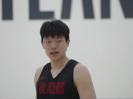 彻底打服了!NBA多队官媒盛赞杨瀚森,对方离谱防守引解说吐槽