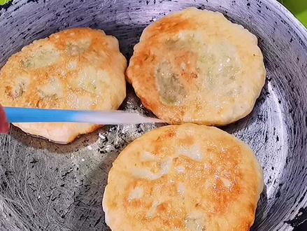 教你做河南肉盒子,在火车上有卖的