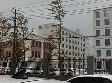 弘景光电产业园和峻恒光电产业园→→去年以来,两个光电产业园招集10多家光电产生链企业先后在仙桃杜湖工业园区建成投产→→光电产业在仙桃扎堆成势#寻美仙桃#光电产业