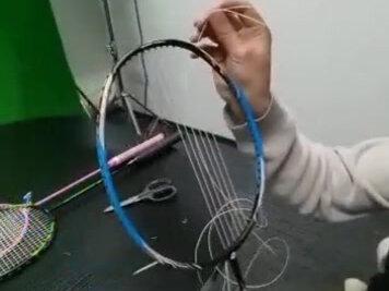 手工穿线拉线视频教程(第一部分)#羽毛球拍 #羽毛球 #羽毛球拍穿线 #手工 #羽毛球线