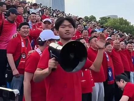 南通队要挑战国足?范志毅很生气! 媒体:国足再弱也是国家队层 面 拿南通去挑战应适可而止 南通文旅:虚心受教 欢迎范大将军来南通看球