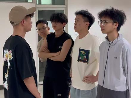 《霸瓦别g》
#无畏契约#csgo#瓦学弟#go学长#翻拍