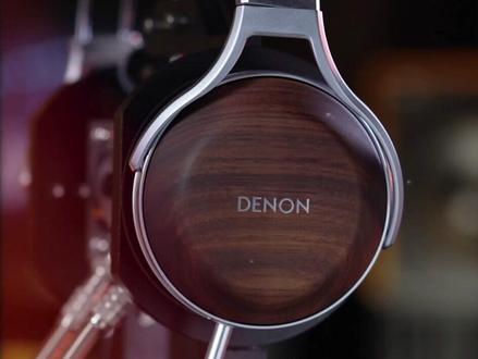 24年底-千元诚心推荐的【头戴耳机篇】哪款最值得买? 年终大家期待已久的千元头戴耳机对比,来了!
视频一共分上下2集,下一集女声和男声测试(附带上耳机锐评)
-
测试耳机:
天龙(DENON)AH-D7200
索尼(SONY)MDR-MV1
beyerdynamic DT990 PRO
Sennheiser HD620S
和声力 宙斯 Zeus elite
绯乐 Feature 2024
铁三角R70X
这里有监听耳机、开放式耳机,封闭式耳机,管他什么耳机,要的就是混战-最终实力说话
听感温馨提示:
建议用监听耳机听,或者哈曼曲线的耳机听
-
加州旅馆:综合了人声,弦乐,鼓点,现场气氛,背景杂音,可以从以下等多方面全面考量测试目标:
1、声场—乐器离自己的距离远近
2、人声结像—人声的中央位置和大小
3、低频下潜—低频越低越好
4、高频延伸—空气感脱塞感延伸感
5、解析—听到细节的多少
6、分离—听出每个乐器和位置
7、瞬态—极小声到极大声的表现力
8、动态—乐曲气势的
9、密度—声音的密度
94年冰地狱经典版本里面有如下几点细节:
1、纯净的中频吉他声(吉他的泛音和空气感)
2、高频的沙锤声(高动态范围)
3、这个版本的录音的声音定位与现场实际座位完全不同,几乎是立体声定位测试专用音频(声场和结像)
4、沙锤的重拍和弱拍被巧妙的放在了左右声道;
5、鼓点的声音在后方铺垫(鼓点的低频下潜和弹性)
6、加上观众的欢呼声 安排在前奏频率缺失的点上,使得整体频率较为的平滑,再加之整个音频覆盖的低频到高频较为全。不仅仅是测试耳机,国内的许多大型现场也曾用过此曲目进行扩声系统试听。每个设备表现都几乎不一样 这些细节可以判断出音质的高低或是是否符合自己的喜好。
温馨提示:云试听的时候声音是您的耳机在发声,只能做一个对比差异参考
#数码 #测评 #头戴耳机 #耳机分享 #音质测试