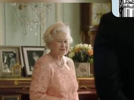 还记得吗?伦敦奥运会上女王与007合力出演。#英国女王 #伊丽莎白二世 #英国女王伊丽莎白二世逝世 #007