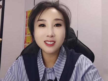 公交车上女孩穿短裙大尺度的走光
一车人白看谁不看#情感八卦口播