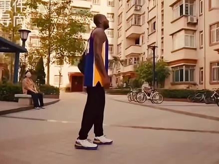 #鬼畜#科比#搞笑#沙雕#高空抛物 科比整治小区不文明行为