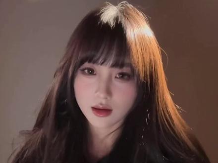 #歌曲第三个吻痕 爱意救不了 往下坠的人