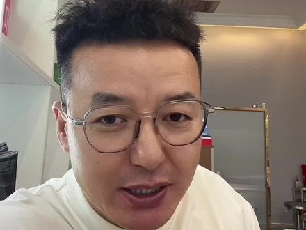 同样三年级詹姆斯对战三年级文班亚马谁会赢 #詹姆斯#文班亚马#NBA#篮球