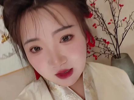 胖人穿马面裙总炸褶?别急,换个穿法就行了
#汉服 #明制汉服 #马面裙 #汉服穿搭 #杨柳清溆