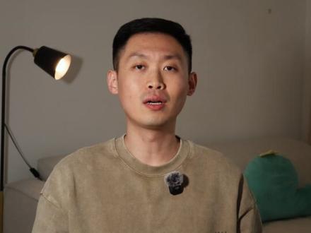 这个视频,做给第一次使用MacBook的朋友~ 苹果刚刚发布的 MacBook Neo,虽然配置并不高,但如果你的需求不大,预算也低,那也许买它比较适合,毕竟是真的便宜!
但如果你之前从来没有用过 Mac,对于 macOS 有点懵,那这期视频就来教你几个好用的小技巧,让你 Mac 体验更顺畅,更快上手!
#MacBookneo #macbook #macbook使用技巧 #mac技巧 #macos