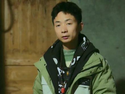 这大半夜的 是谁在敲门帮我看一下
我睡觉去了#老宅 #山上 #老房子的回忆 #光影健哥