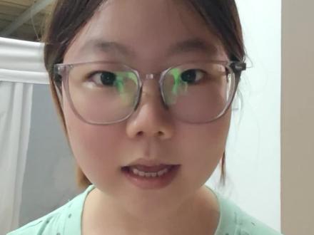 如果你能看到别人身上的闪光点与美好品质,那么在你的内心深处一定也有这样的东西,否则你是认不出来的!就像没有恶意的人从来都不知道为什么别人会对自己释放很大的恶意,也不必去琢磨原因,因为对方的邪恶你认不出,你也没有。我们在择偶、挑选朋友、追星也是一样的道理,本质上你看到了对方的好,是因为你本身也有这样的潜在底色,你们是一类人~也不必觉得光照耀着自己的时候觉得很自卑,你本身也是光源!夸别人仰慕别人同时也不必觉得自己很差,你能看见她的优秀点,能站在她身边,你们就是一样的人!
#日常唠嗑 #情感共鸣 #友情 #自我成长