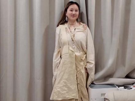 一个致力于把所有单品都换成僧袍的人来了,好爱把自己打扮成尼姑/僧人/药师的感觉,谁懂!!!!!
#真实生活分享计划
#不被定义的才是风格
#一周穿搭不重样