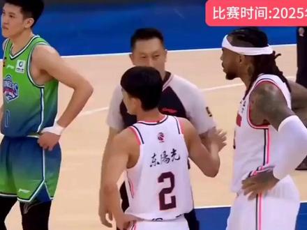 广东宏远今日早报!徐杰伤情更新,奎因确定复出,张昊完成手术 北京时间1月2日,广东宏远输给北京男篮,八连胜遭到终结,但这还不是最坏的消息,球队核心徐杰受伤离场,才是最大的麻烦。不过大家可以放心了,根据篮球记者贾磊的最新报道,徐杰的检查报告已经出炉,他的骨头和韧带都没有问题,这次是扭伤了脚踝,属于硬伤!另外在广东与天津比赛中意外滑倒受伤的外援奎因,也确定将在下场比赛复出。