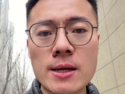 苹果iOS26.2.1正式版推送,苹果17系列信号明显提升 苹果系统更新,17系列以及已经更新26系统的老款手机直接更新,15系列以下不要更新哈.#苹果系统更新 #Ios26 #iOS26系统更新 #iPhone17 #苹果17更新系统 @DOU+小助手