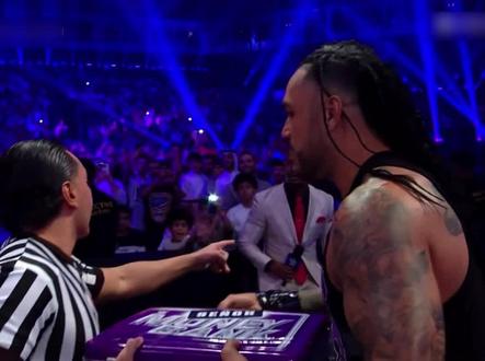 君子之战令人惊叹 惊天砍刀脚 兑现公文包 #wwe #摔角 #宝冠大赛2023 #赛斯罗林斯 #摔跤