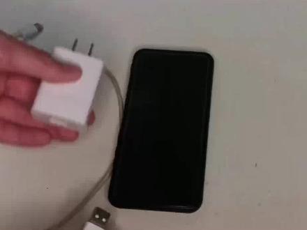 手机黑屏了打不开怎么办?手机黑屏了是怎么回事,自己解决不了手机黑屏的原因,点击下方预约手机维修师傅 #手机黑屏 #手机维修 #手机上门维修