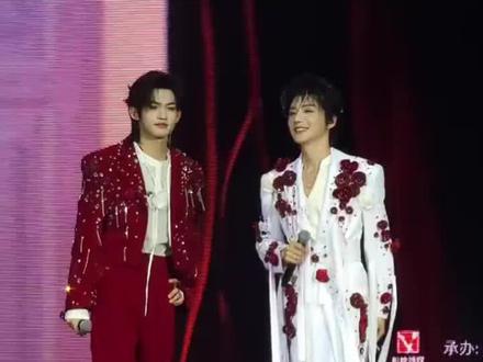 3.2云旗郝熠然澳门演唱会 第一次公开的牵手手了,我作证,普普先下手的