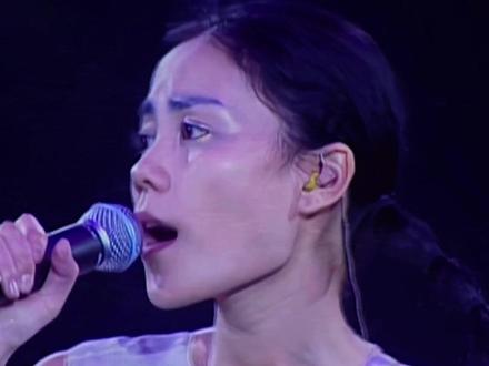 王菲献唱《主角》主题曲,戏腔开口让人沦陷,网友:耳朵被治愈了
#王菲 #张艺谋 #电视剧主角 #王菲经典歌曲 #娱乐圈