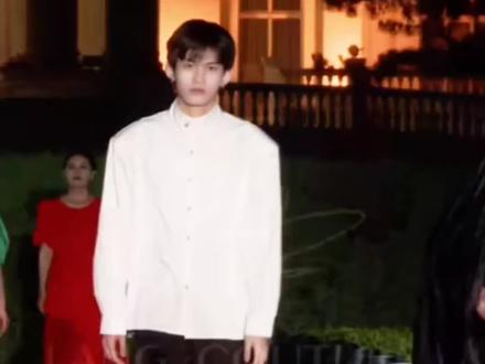 “让我们掌声有请超模—高嘉辉”#云旗 #超模