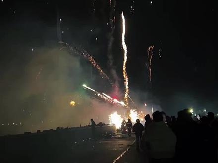 整个台州的人都往东海堂跑了吧?今年人特别多人山人海,这是温岭每年火力最集中最猛的地方!#烟花秀 #新年造万象 @DOU+小助手
