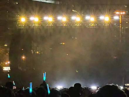 超全染色体竹马小分队舞台,还有中间上台的YSL小分队同台! #染色体跨年晚会 #染色体朴灿烈 #染色体吴世勋 #染色体张艺兴 #染色体YSL
虽然没有合作舞台有点可惜,但是依旧超级开心!超级幸福!(原谅手持镜头的晃,双手哈哈尽力了)EXO We are one!