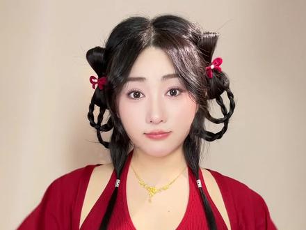 新年开运发型🧨可爱减龄蝴蝶结双丸子头 简单好看 手残党姐妹也能放心冲!过年梳喜庆又可爱!赶快试试叭~#编发简单易学 #新年发型教程 #蝴蝶结双丸子头 #发型教程 #简单好看发型