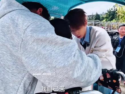 楠楠就这样细心的引导安抚情绪#何浩楠#十个勤天#我们的爸爸2