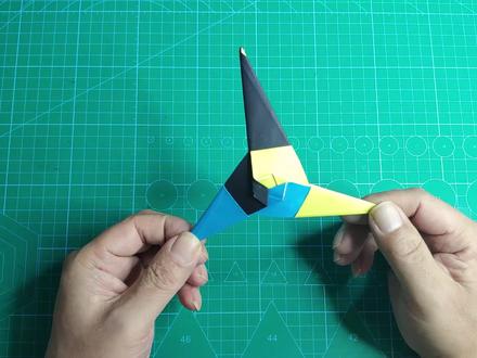 三角陀螺飞镖 忙时飞镖打怪 闲时玩陀螺 何乐而不为 折纸教程 #三角陀螺飞镖 #刀剑手里剑 #忍者十字飞镖