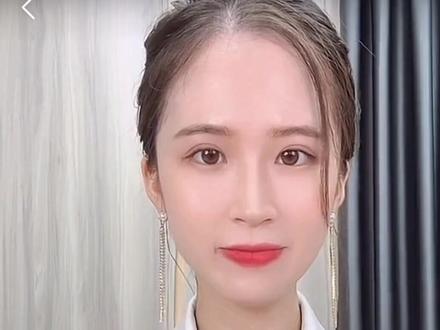 方巾搭配衬衫的所有系法,入门必学!做职场上的时尚小妖精🧚♀️#百变丝巾教程 #春日穿搭 #百变丝巾
