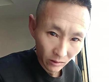 赛博人物志第28期,跑三哥#人物志 #跑三哥 #精神老伙 #抽象