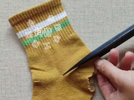 袜子后跟破洞,教你无痕修补,舒服不硌脚!#手工针线活#修补袜子破洞#喜欢就关注我吧 #修补袜子破洞
