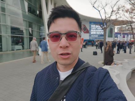 个人AI已在路上,带你体验2026 MWC的未来科技! AI 浪潮已经席卷好几年了,但也就是这两年才出现一些感知较大的功能体验,甚至已经开始影响终端设备的形态设计以及交互逻辑了。而这些新体验都在今年的 MWC 上有落地的应用和技术,这期视频就带大家感受下已经开启的个人 AI 时代!
#MWC2026 #高通 #AI