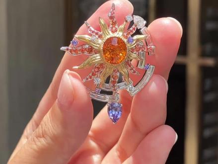 客户来图定制的胸针 细节里藏着我的小坚持
#彩宝 #珠宝分享 #珠宝设计 #狼小绿小绿