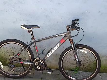 二手26寸捷安特atx660山地车,二手捷安特山地车,铝合金s车架,前后快拆,铝合金花鼓,密封轴承中轴,加厚铝圈,铝合金座管,铝合金曲柄 牙盘,铝肩减震前叉,禧玛诺飞轮,全套禧玛诺21速,非常好骑,送新车锁,带铝合金车踢。#捷安特山地车 #二手捷安特 #二手山地车 #回收山地车 #回收捷安特美利达