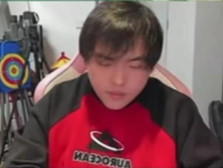 桃米洗菜就这样一人一句把人逗笑,然后不管了(thh吃的啥看起来好香)@桃黑黑 #桃黑黑 #桃黑黑直播回放 #桃米洗菜 #桃黑黑切片 #搞笑