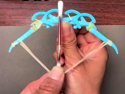 弓箭小手工 手工弓箭,制作过程超简单,好玩又解压,快艾特你的好朋友一起做一个吧。记住千万不要对着人和动物发射吆#手工 #手工diy #玩具 #亲子互动 #弓箭