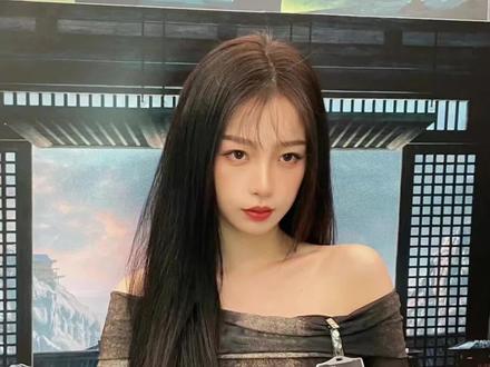 虞书欣,田曦薇,黄子弘凡,张婧仪,女星