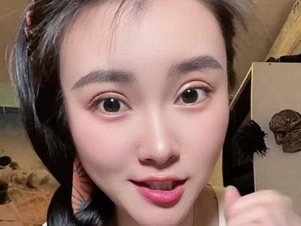 以前画错了好多啊,我把姜乘澜10几分钟的视频重点提出来,3分钟拆解,姐妹学起来,一起变美吧
姜乘澜千万粉丝博主强势回归,几个小时涨粉几百万,太牛了#姜乘澜 #程十安 #程十安改名姜乘澜 #全妆教程#日常妆