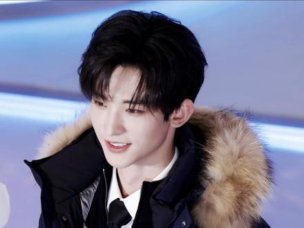 当你路过用炮拍常华森就会得到#常华森 #波司登 #重庆 #帅哥