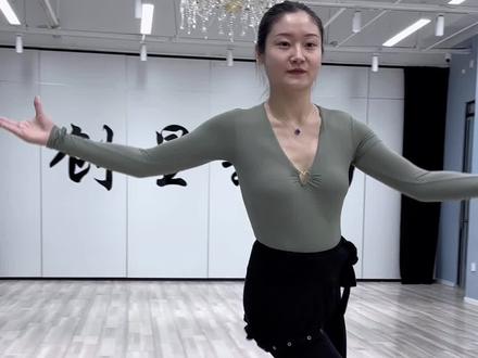 桑巴沃尔塔是这样跳么? #桑巴 #拉丁教学 #拉丁舞 #成人拉丁舞 #少儿拉丁舞