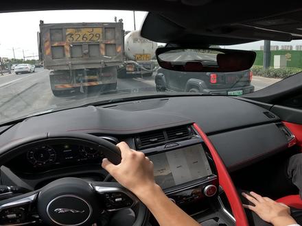 「第一视角」捷豹E-PACE试驾体验,拥有赛道基因的小排量紧凑型SUV,20多万值不值得入手?
试驾车型:2024款捷豹E-PACE R-DYNAMIC S进取运动版
#捷豹 #捷豹EPACE #JAGUAR #第一视角 #SUV