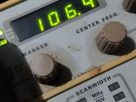 频谱分析仪做收音机使用#电子技术 #维修 #电路板 #电子爱好者 #拆机 #仪器仪表 #无线电爱好者 #技术活