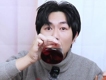 被各大博主捧上天的热红酒,真有那么好喝吗?#我要上热门#热红酒 #热红酒做法 #热红酒很好喝 #圣诞节 #圣诞节的仪式感 #圣诞节创意美食大赏