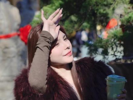 春日Citywalk的风还是吹到了上海,今天跟着春春逛吃~#跟着李宇春逛吃上海 #乐活上海 #citywalk在上海