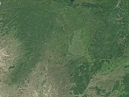 中国现在,非常缺气!我们把账算清楚了!【地球知识局】 伊朗遭到袭击后,迅速宣布封锁霍尔木兹海峡。这条关键通道,不光是石油供应的咽喉,也是天然气的命脉。
对于每年需要进口大量天然气中国而言,地缘冲突几乎是秒变现实压力:卡塔尔向中国出口液化天然气(LNG)的货轮被困在波斯湾内,无法按时到港。
中国虽然可以加大管道天然气的进口力度,但目前主要管道已接近满负荷运行,难以在短时间内对冲海运LNG带来的缺口。
这背后,是中国越来越严重的缺气问题,中国为何如此缺气?今天这期视频,我们把账算清楚了!
#伊朗 #天然气 #俄罗斯 #能源 #卡塔尔