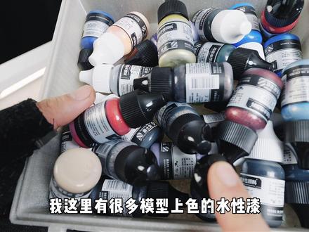 40W+2W,啄木鸟LX2一站式多功能激光切割机 开箱体验! 开箱啄木鸟 LX2 一站式多功能激光切割机,搭载40W 蓝光 + 2W 红外双激光头,切割、雕刻、金属打标一机搞定!全封闭机身 + 9 重安全防护,Class 1 安全认证,家用工作室都安心。500×305mm 标准工作台,可扩展至 3 米超长幅面,1000mm/s 高速雕刻,精度拉满。模块化快拆设计,轻松切换工艺,木材、亚克力、皮革、金属全覆盖。从开箱组装到实测雕刻,带您沉浸式体验专业级激光创作,新手也能快速上手。看完这台 “创客神器”,您也能玩转激光创意!#啄木鸟 #LX2 #激光雕刻机 #DIY #技术宅