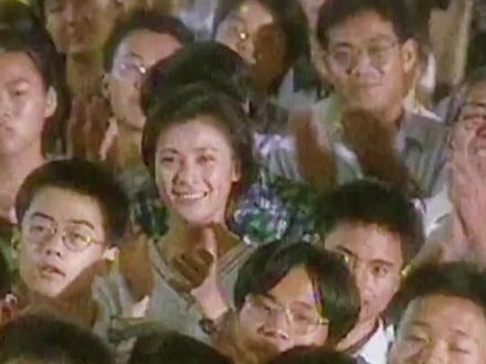 是时候了解朱梅了,这首《枣花儿香》是 朱梅匿名给刀郎和音的歌曲之一 目前统计有1998的故乡的月亮,2004的沙枣花儿香,2009的玫瑰古丽,还有一个#刀郎 的纯音乐驿马西归。 这些和音都是朱梅在背后默默的支持着刀郎 这首《沙枣花儿香》旋律优美,歌声动听,令人陶醉#刀郎歌曲推荐 #刀郎热门歌曲盘点 #抖音热歌推荐🔥 #刀郎新歌