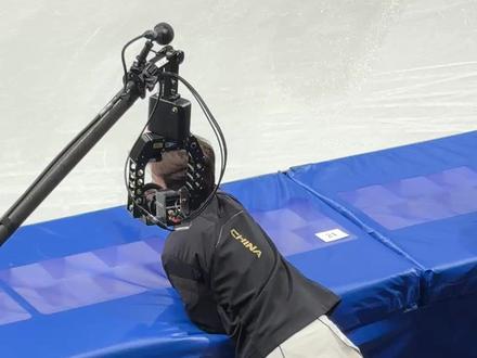 场边紧张到咽口水
范可新🥹姐太帅了#冬奥会 #短道速滑