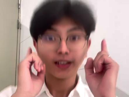 不懂什么叫AI战神,小屏称王的可以看看这条视频 #拯救者y700 #平板推荐 #数码科技 #游戏平板 #拯救者y700五代